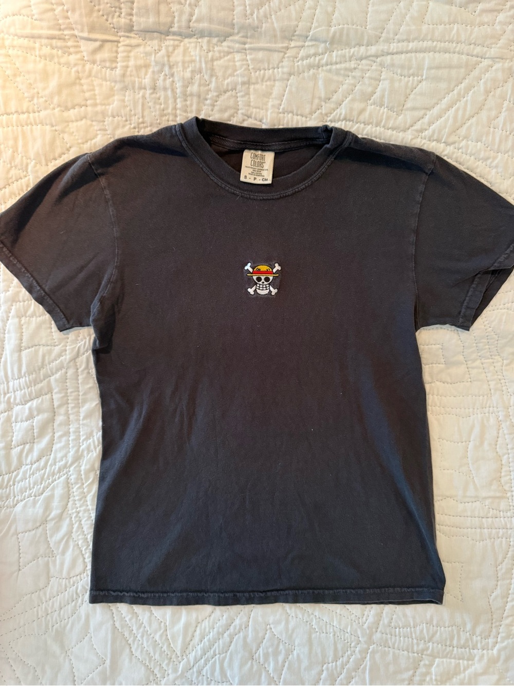 Mens Black Graphic One Piece Skull Tee with Straw Hat
